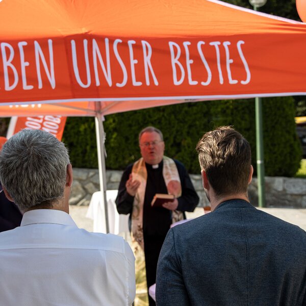 Wohnungsübergabe Uderns – Pfarrerweihe | © Tiroler Immobilien Wohnungsübergabe Uderns – Pfarrerweihe | © Tiroler Immobilien