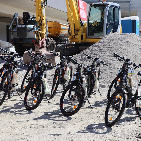 E-Bike Übergabe in Brandenberg – Kapfinger Wald | © Tiroler Immobilien E-Bike Übergabe in Brandenberg – Kapfinger Wald | © Tiroler Immobilien